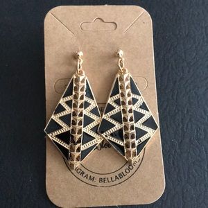 NWT GOLDBLACK STUD ZIGZAG EARRINGS